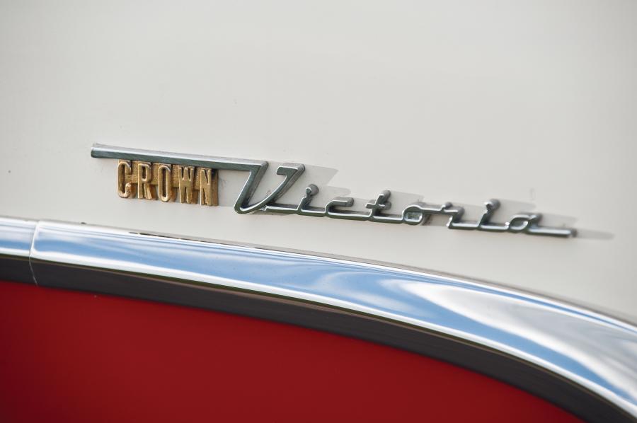  Ford Fairlane Crown Victoria Skyliner 1955 года  (фото 31 из 36)